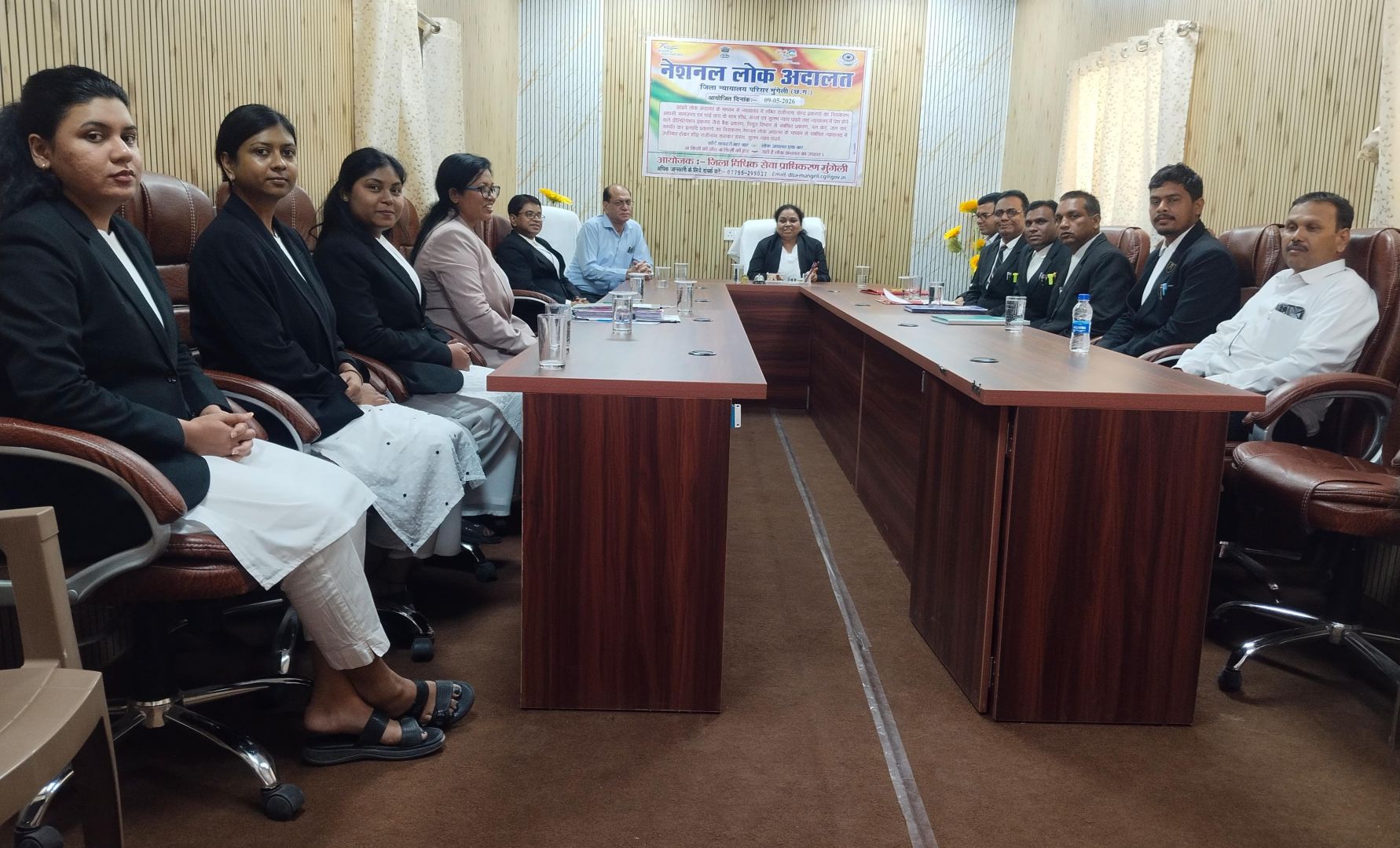 बैठक आयोजित कर लंबित न्यायालयीय प्रकरणों के निराकरण पर दिया गया जोर