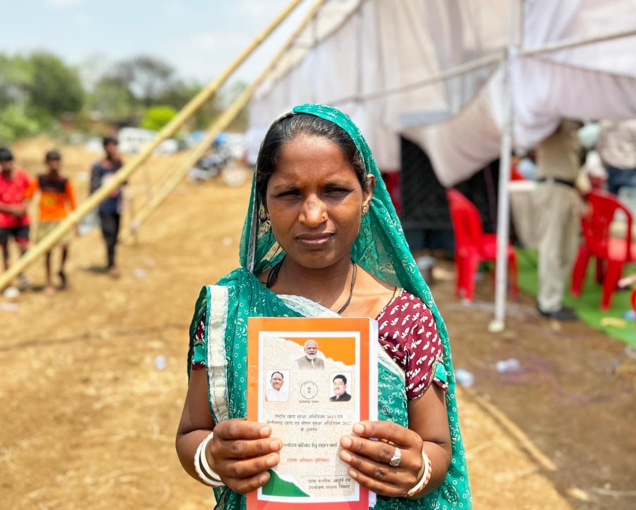 सुशासन तिहार में श्रीमती अंजनी साहू की समस्या का हुआ त्वरित समाधान, मिला नवीन राशन कार्ड