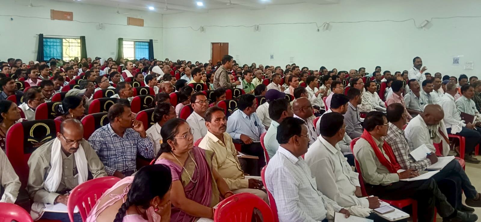 ग्राम पंचायतो से जुड़े निर्माण कार्यों में तेजी लाएं:सीईओ श्री अभिषेक अग्रवाल  समीक्षा बैठक में अनुपस्थित सचिवों को कारण