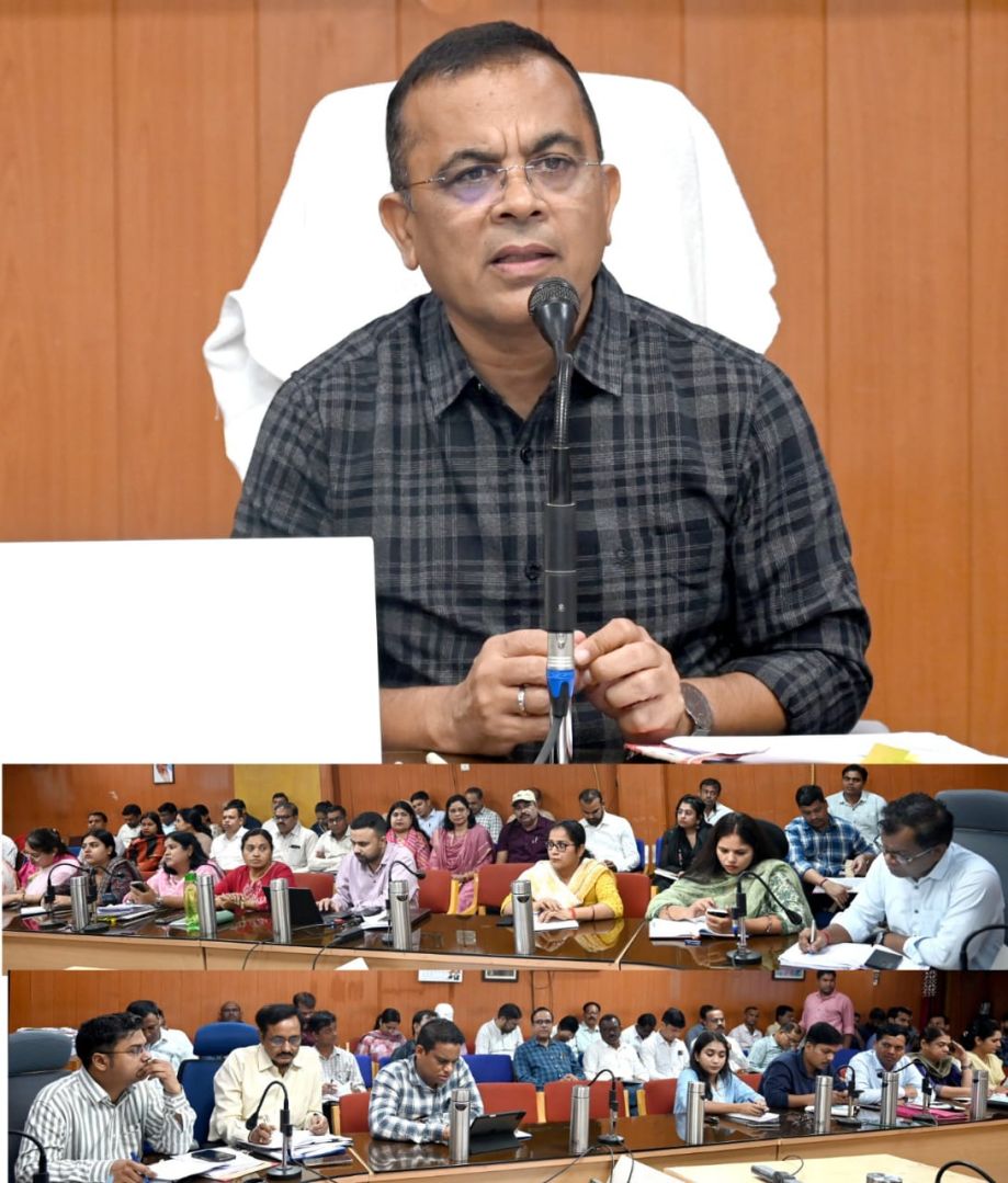 कलेक्टर श्री जन्मेजय महोबे ने ली साप्ताहिक समय-सीमा की बैठक  मानसून को देखते हुए आपदा प्रबंधन की सभी तैयारियां पूर्ण रखन