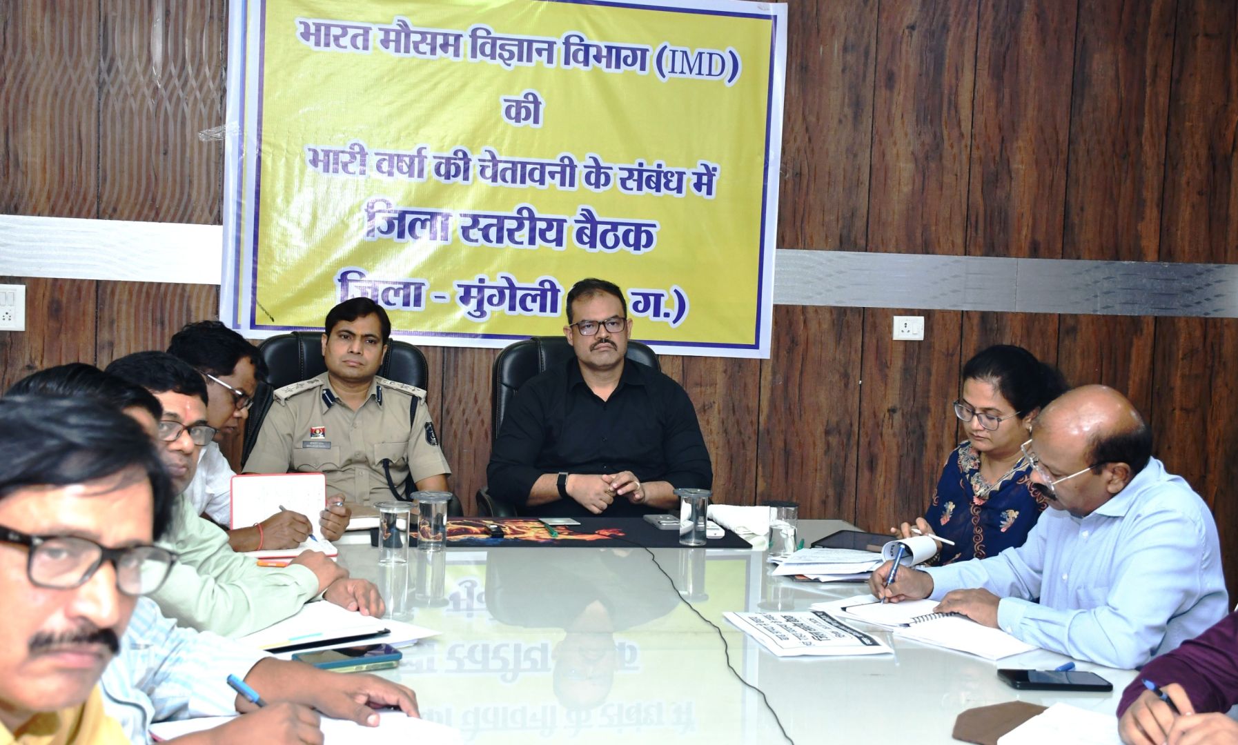 बाढ़ राहत एवं बचाव की पूर्व तैयारी एवं कार्ययोजना के सम्बन्ध में कलेक्टर-एस.एस.पी. ने की गहन समीक्षा  जिला एवं अनुविभाग स