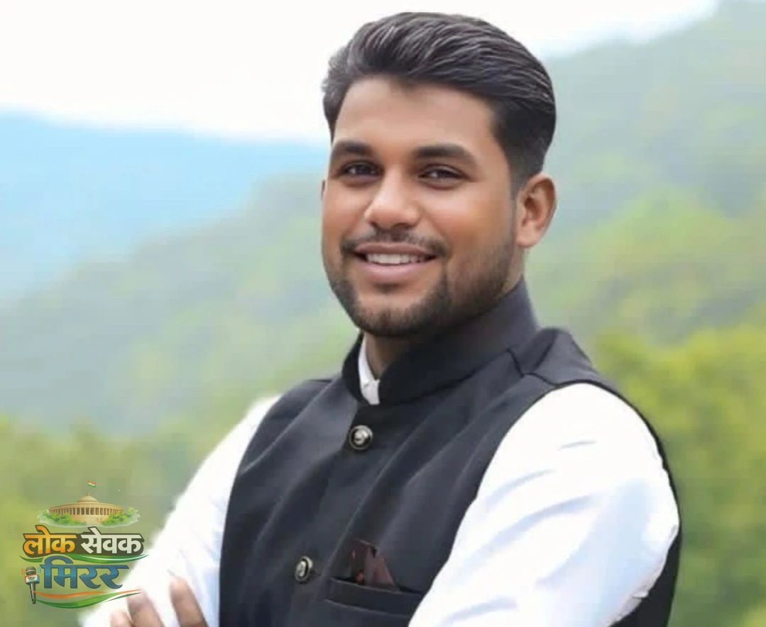 महंगाई की मार झेल रहे स्कूली एवं कॉलेज के विद्यार्थियों को राहत देने के लिए निःशुल्क बस सेवा शुरू करने की मांग